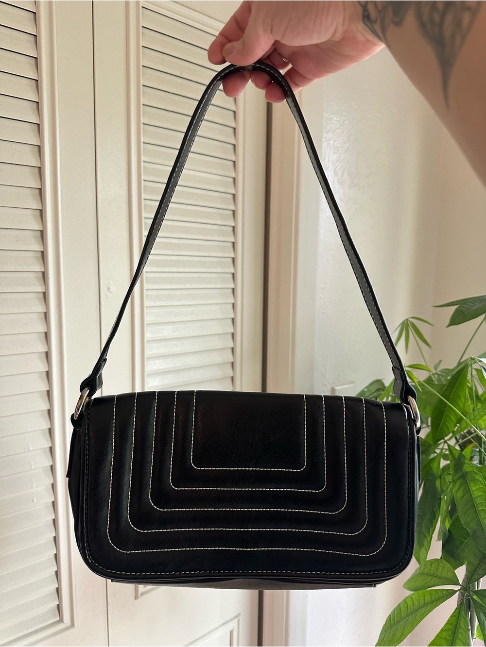 Vintage Y2K Liz Claiborne Purse Handbag Black w/Silver Tone Hardware Going Out